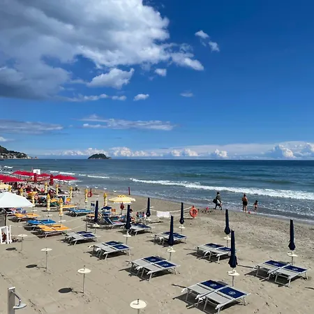 Apartment Family - Balcone, Cucina, Wifi E Garage Alassio