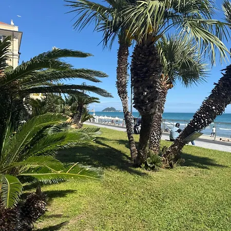 Family - Balcone, Cucina, Wifi E Garage Alassio