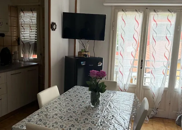 Family - Balcone, Cucina, Wifi E Garage 아파트 알라시오