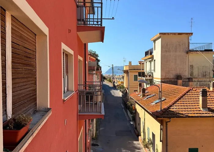 Family - Balcone, Cucina, Wifi E Garage 아파트 알라시오