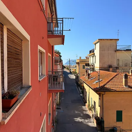 Family - Balcone, Cucina, Wifi E Garage Lägenhet Alassio