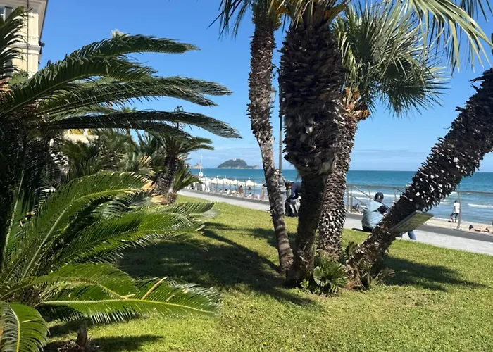 Family - Balcone, Cucina, Wifi E Garage 阿拉西奥